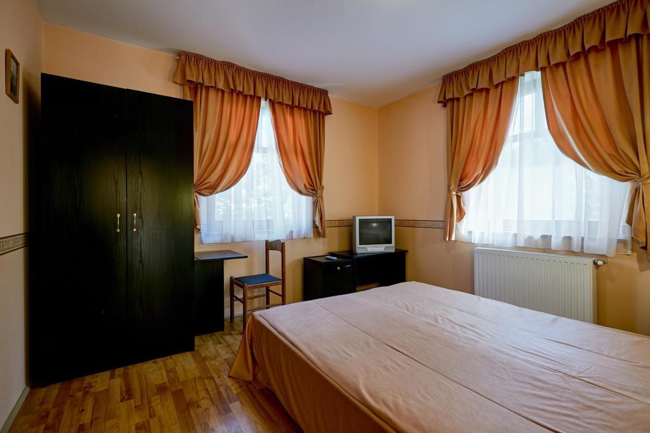 Bed and Breakfast Pihenokereszt Panzio à Sopron Extérieur photo